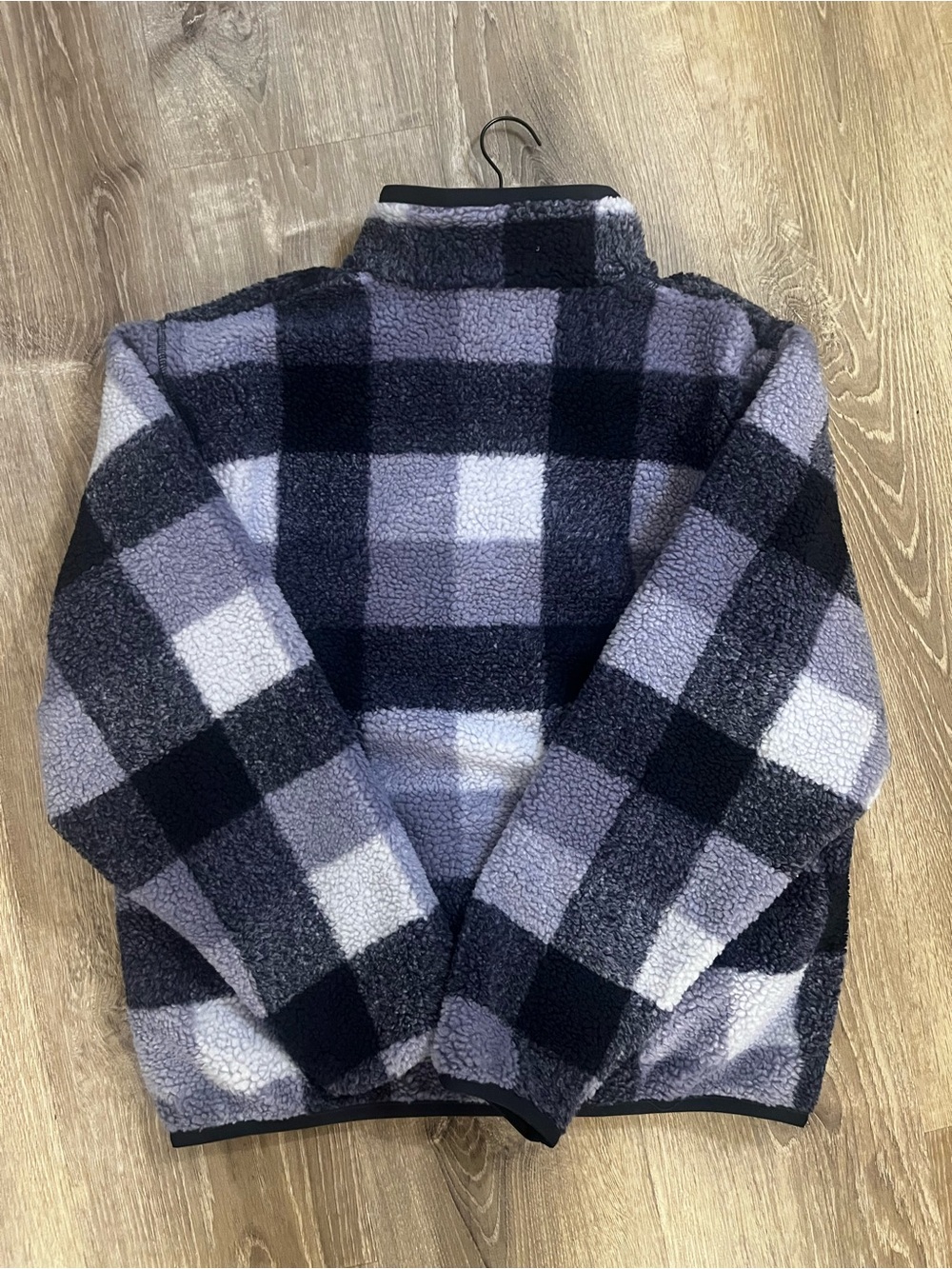 Nike Men's Navy Blue, Gray Plaid Sherpa Pullover Sweater - Picture 3 of 3